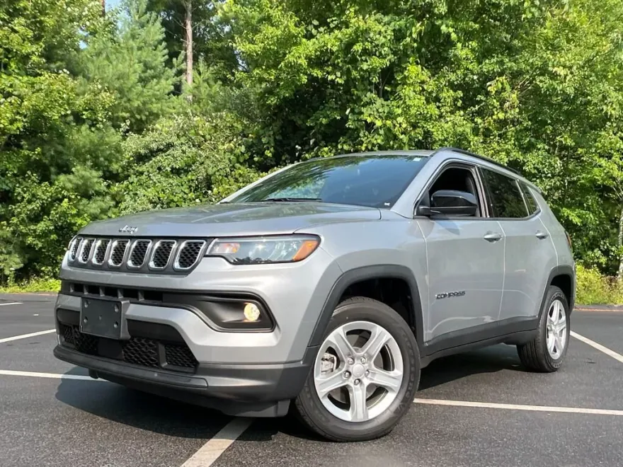 2023 Jeep Compass Latitude photo 1
