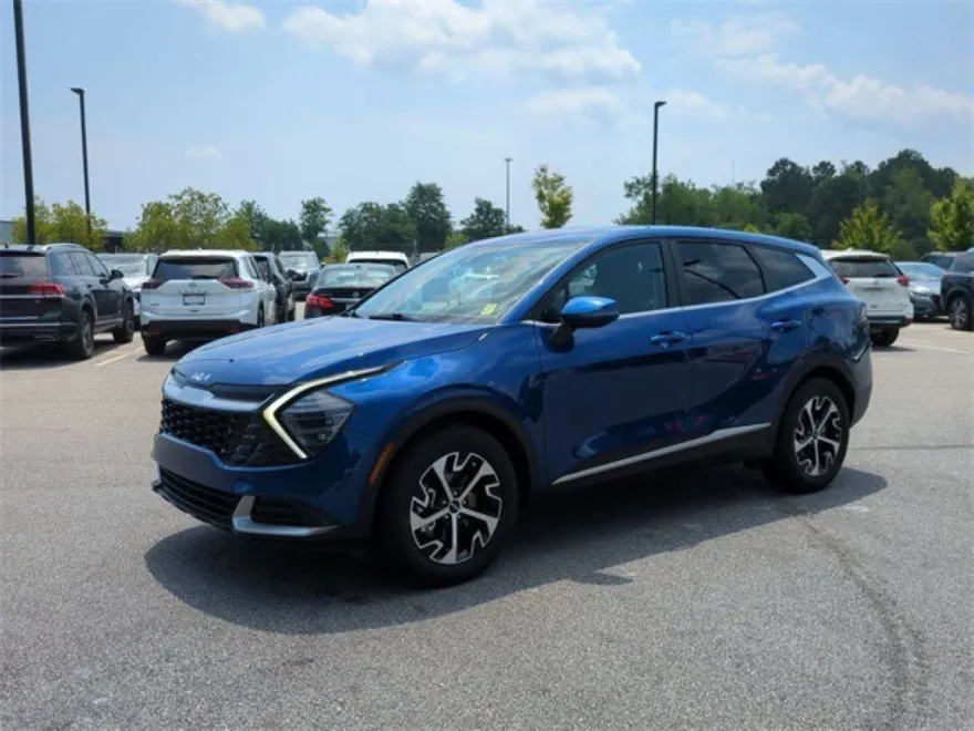 2025 Kia Sportage EX photo 1