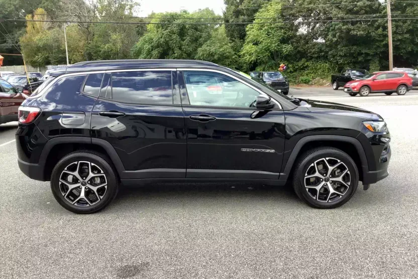 2025 Jeep Compass Limited photo 1