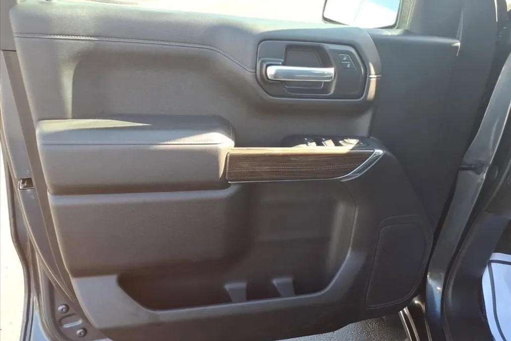 2021 Chevrolet Silverado 1500 LT Trail Boss photo 1