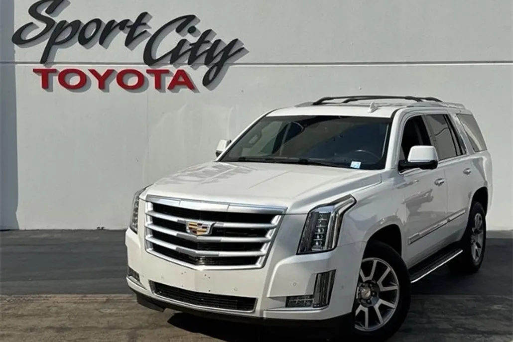 2020 Cadillac Escalade Luxury photo 1