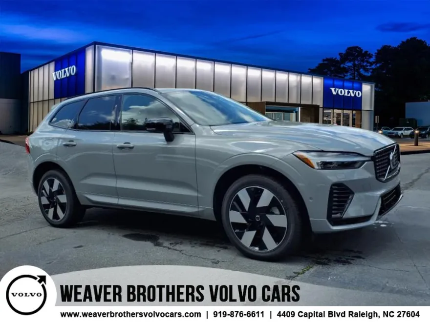 2025 Volvo XC60 T8 Plus photo 1