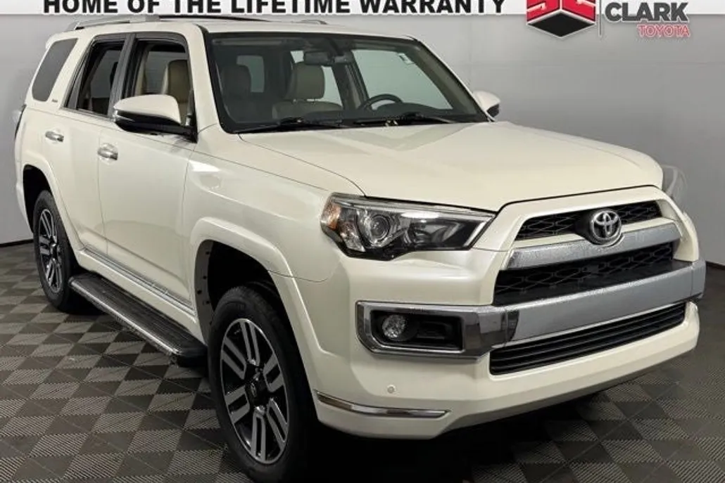 2017 Toyota 4Runner Limited photo 1