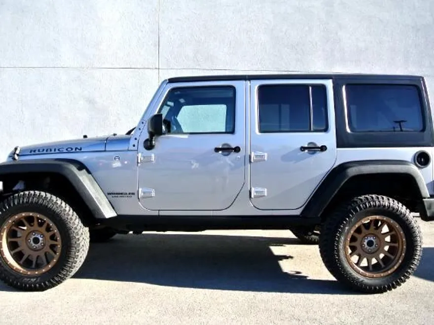 2017 Jeep Wrangler Unlimited Rubicon photo 1
