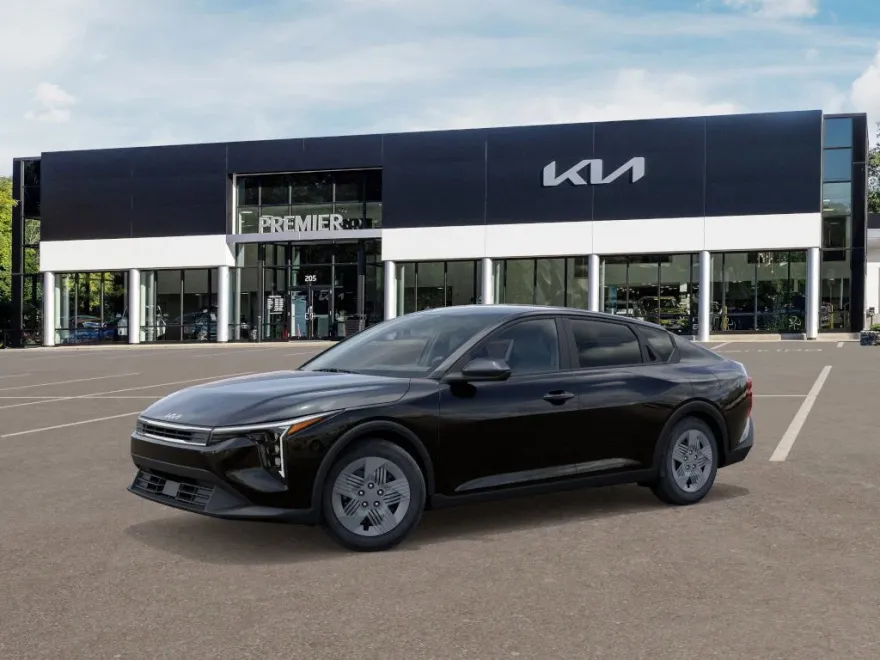 2025 Kia K4 LX photo 1