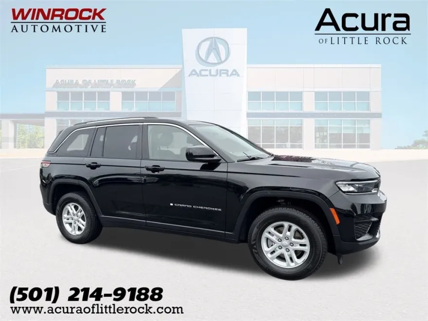 2023 Jeep Grand Cherokee Laredo photo 1