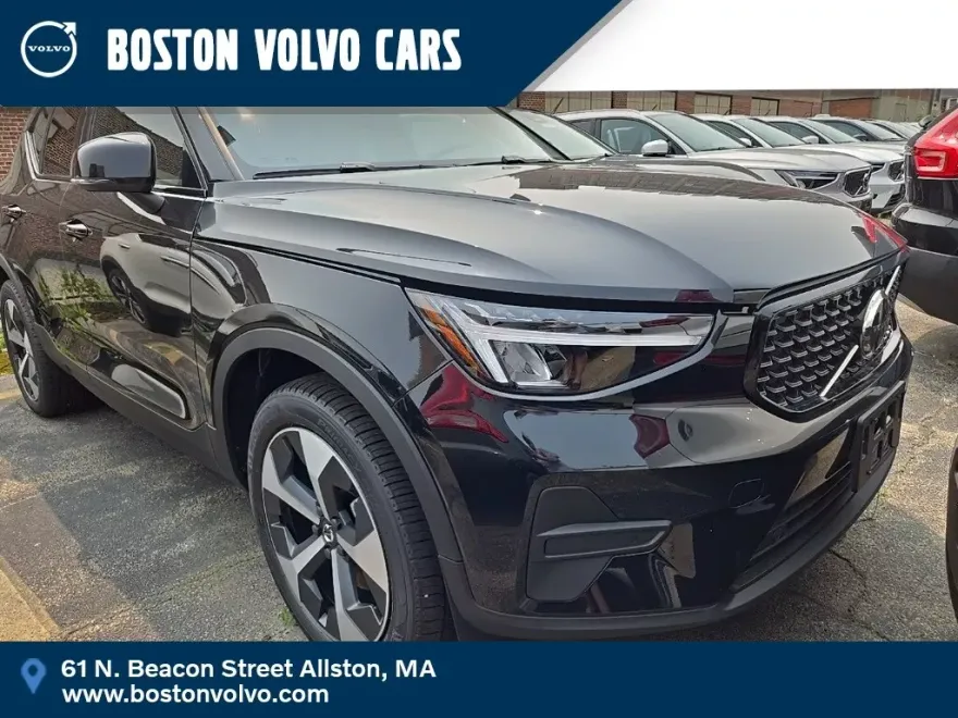 2026 Volvo XC40 Core photo 1