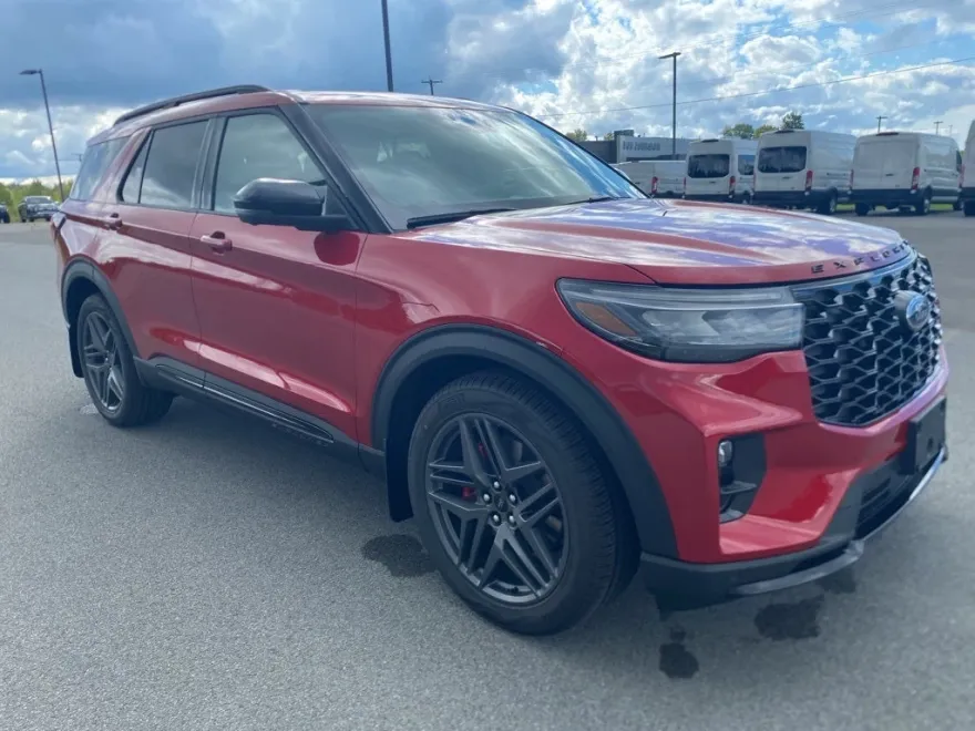 2025 Ford Explorer ST photo 1