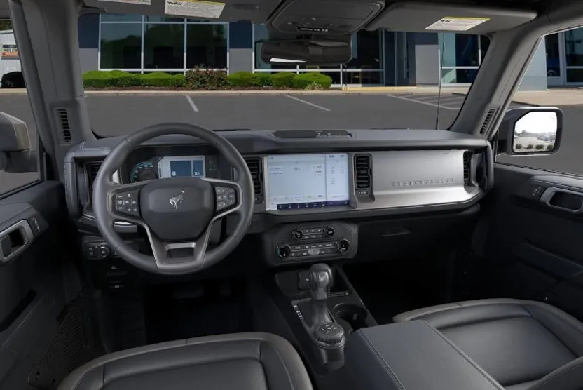 2025 Ford Bronco Outer Banks photo 1