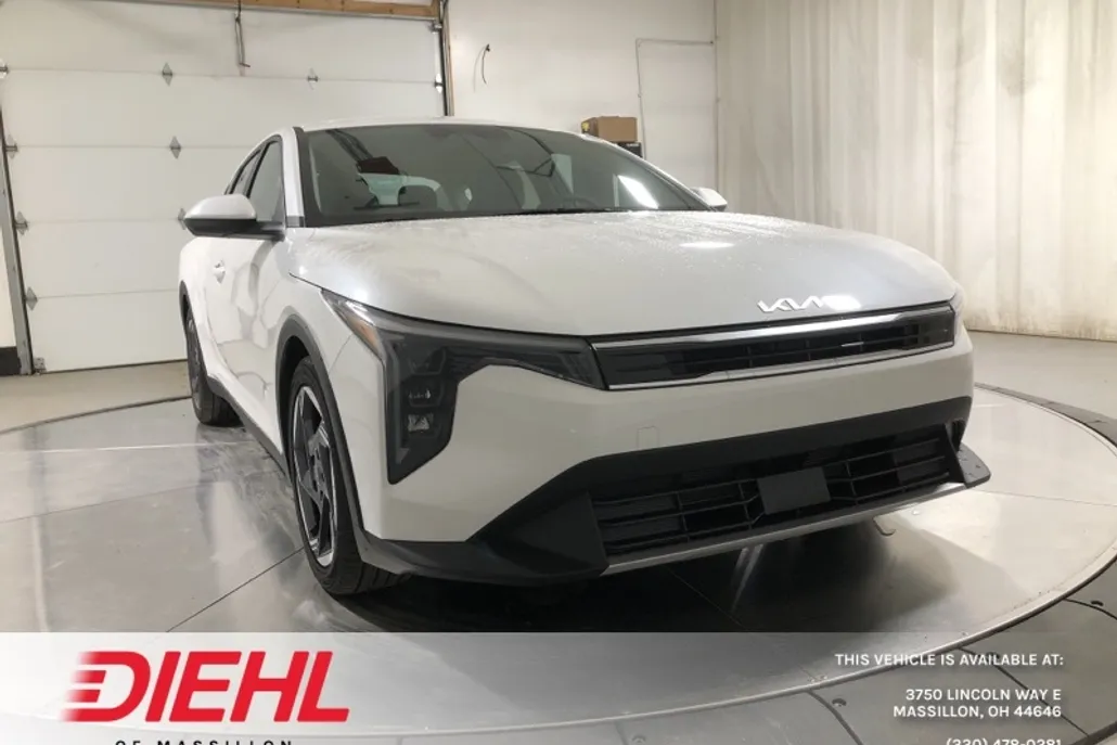 2025 Kia K4 EX photo 1