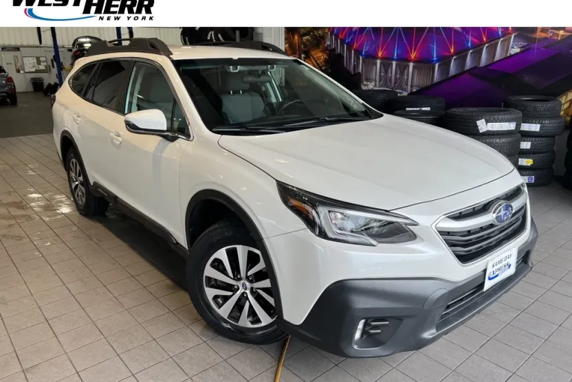 2020 Subaru Outback Premium photo 1