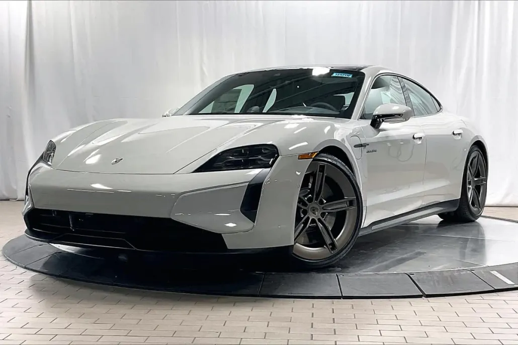 2025 Porsche Taycan Turbo photo 1