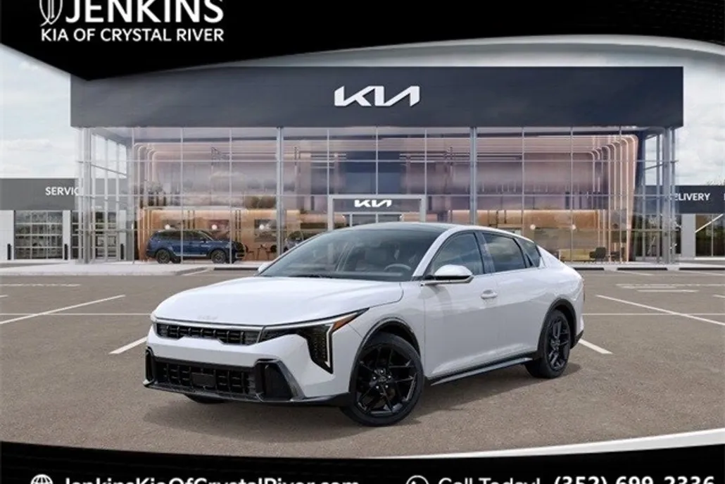 2025 Kia K4 GT-Line Turbo photo 1