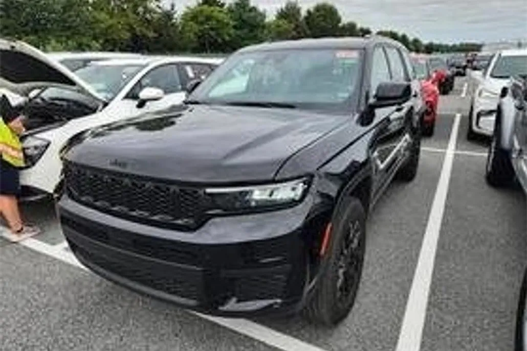 2024 Jeep Grand Cherokee Altitude photo 1