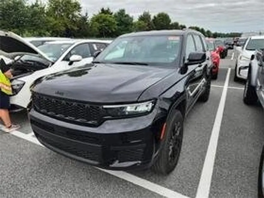 2024 Jeep Grand Cherokee Altitude photo 1
