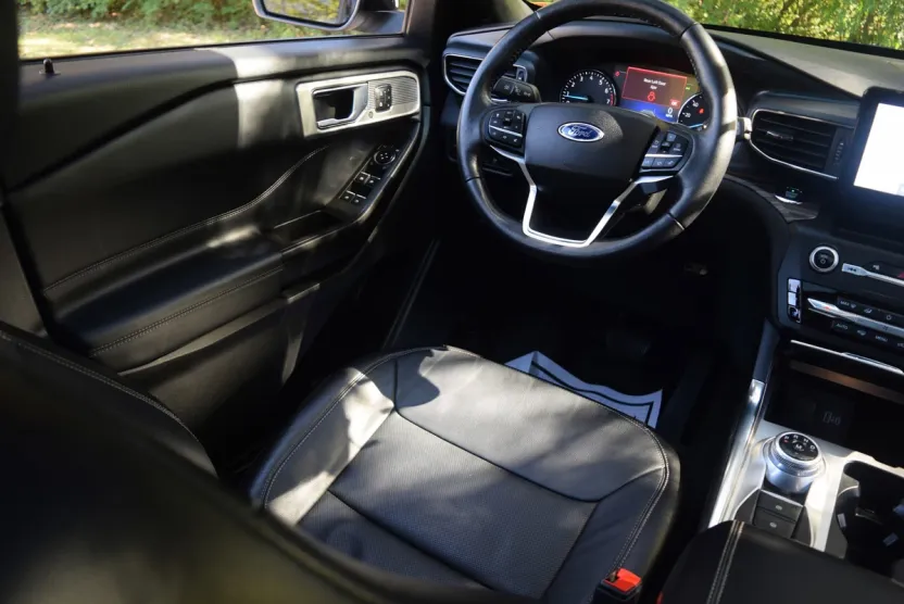2020 Ford Explorer Limited photo 1