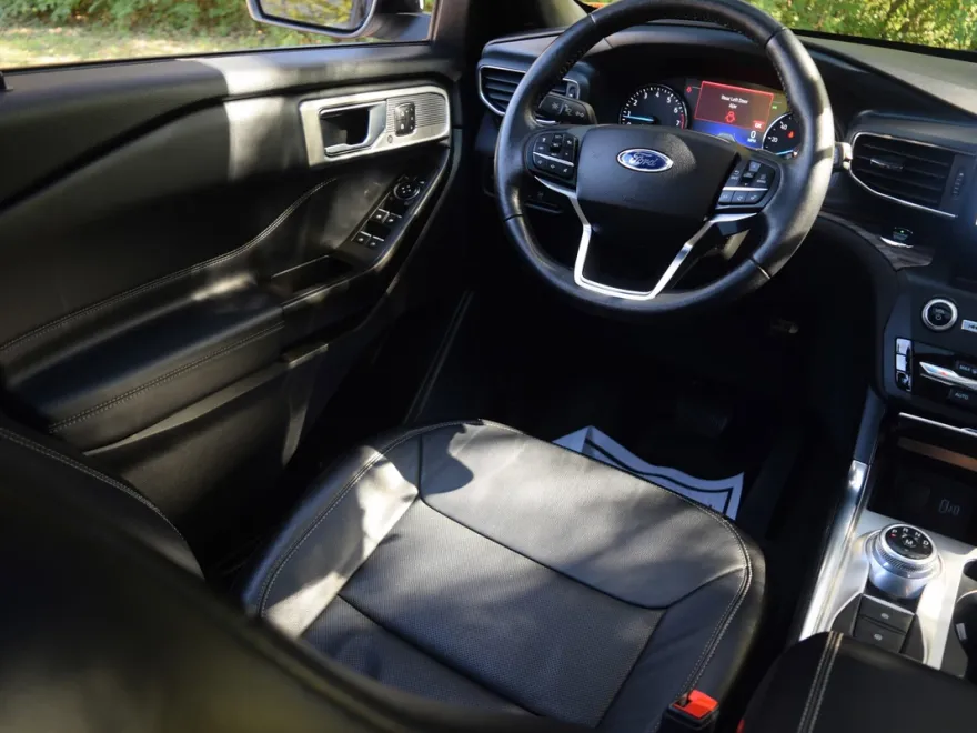 2020 Ford Explorer Limited photo 1
