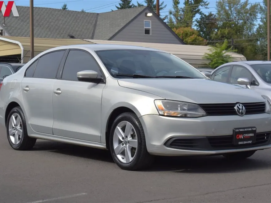 2012 Volkswagen Jetta SEL TDI photo 1