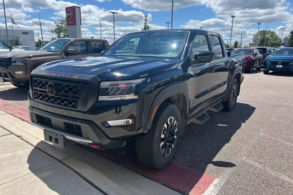 2023 Nissan Frontier Crew Cab PRO-4X photo 1