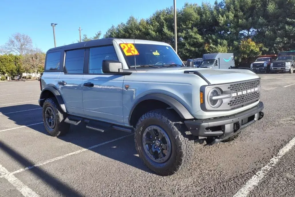 2023 Ford Bronco Badlands photo 1