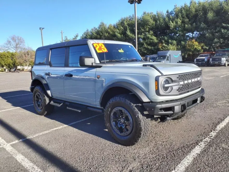 2023 Ford Bronco Badlands photo 1