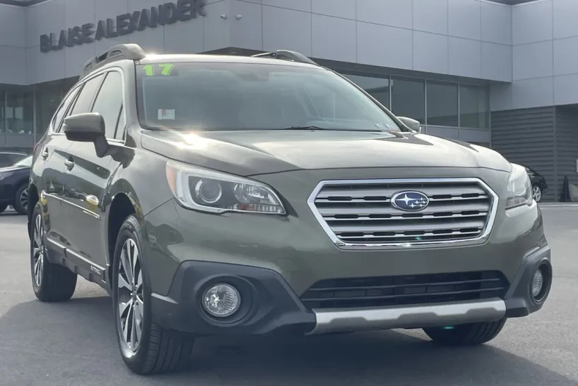 2017 Subaru Outback 3.6R Limited photo 1