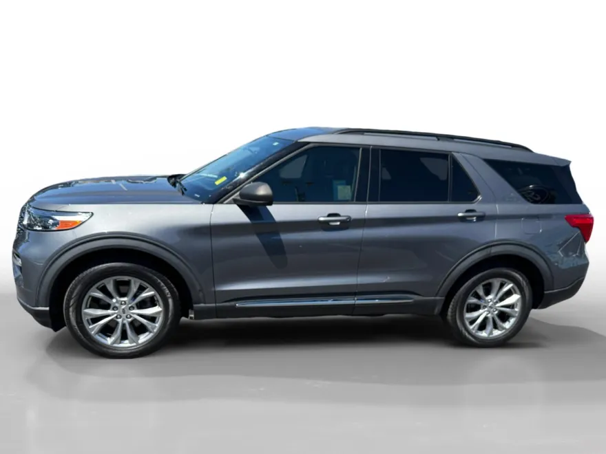 2021 Ford Explorer XLT photo 1