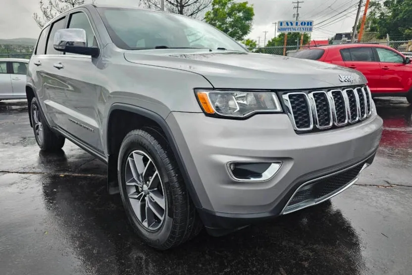 2017 Jeep Grand Cherokee Limited photo 1