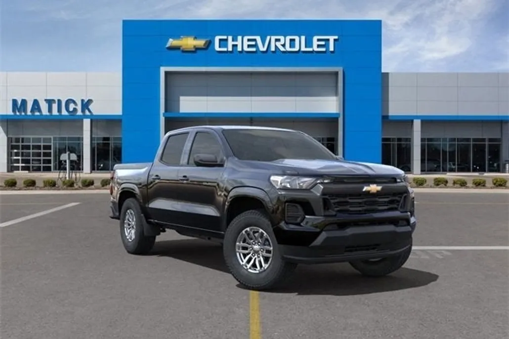 2025 Chevrolet Colorado Work Truck LT photo 1