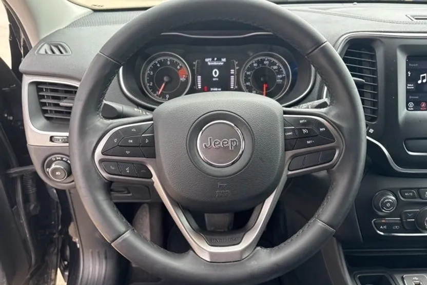 2019 Jeep Cherokee Latitude photo 1