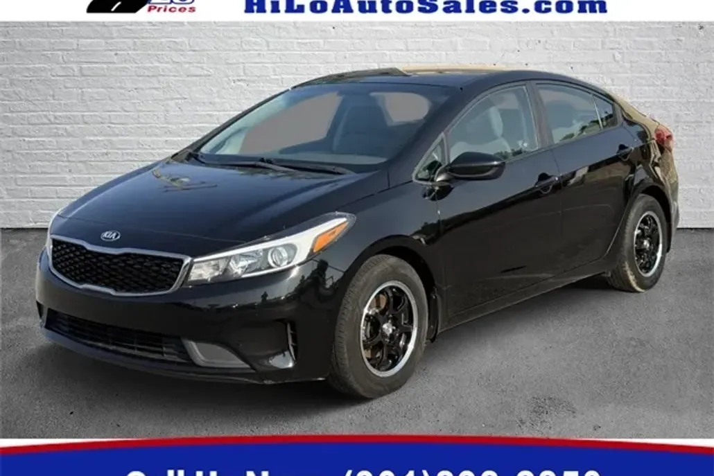 2017 Kia Forte LX Base photo 1