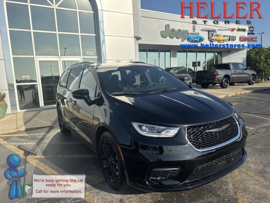 2025 Chrysler Pacifica Limited photo 1