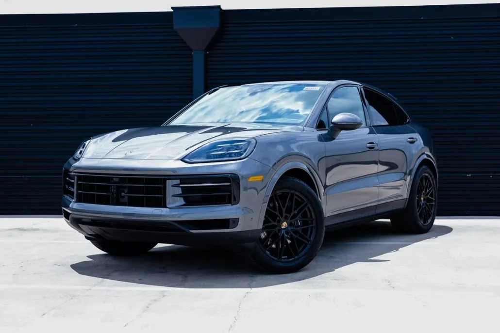 2025 Porsche Cayenne Coupe Base photo 1