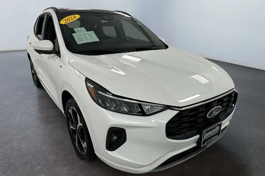 2024 Ford Escape ST-Line Select photo 1