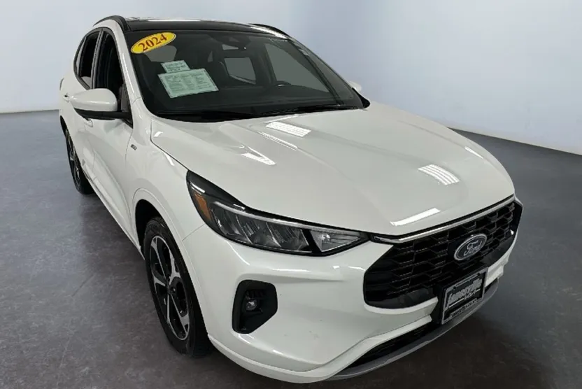 2024 Ford Escape ST-Line Select photo 1