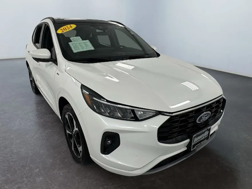 2024 Ford Escape ST-Line Select photo 1