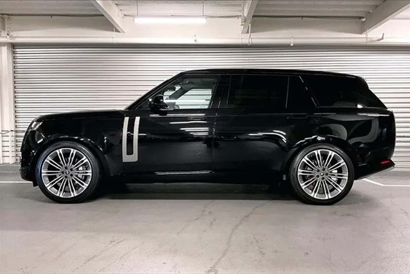 2025 Land Rover Range Rover SE photo 1
