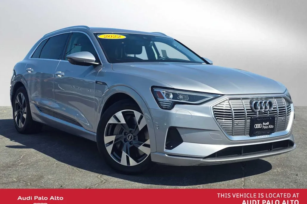 2022 Audi e-tron Premium Plus photo 1