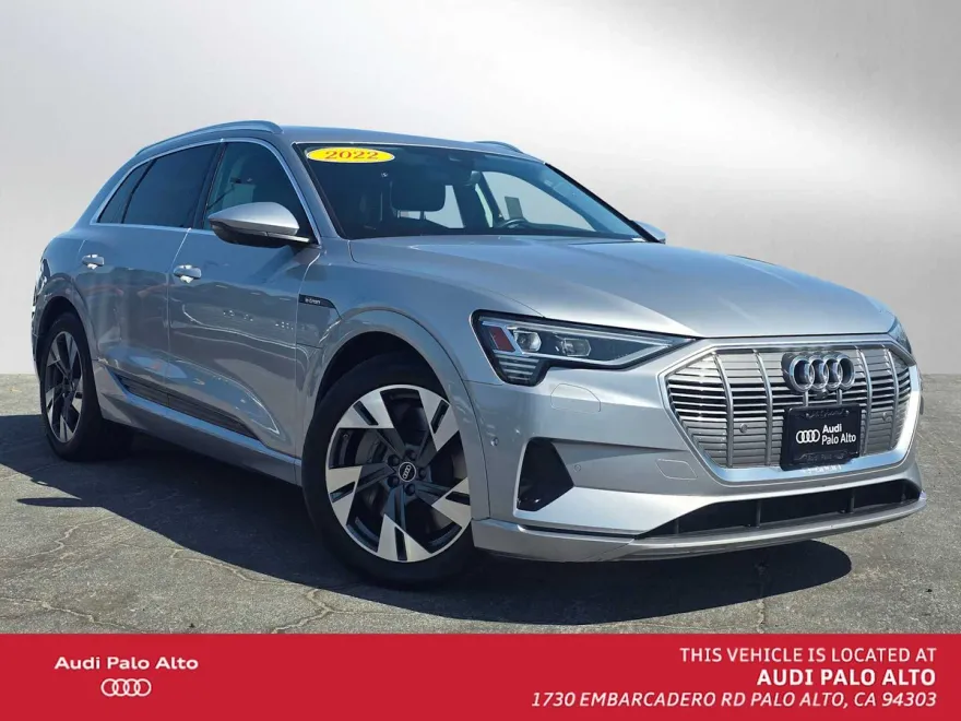 2022 Audi e-tron Premium Plus photo 1