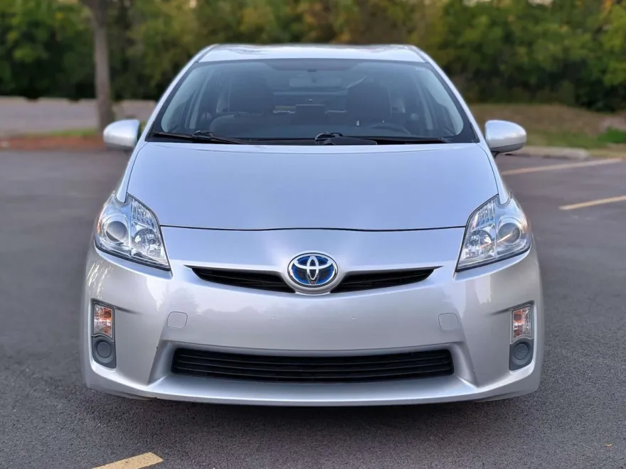 2010 Toyota Prius Two photo 2
