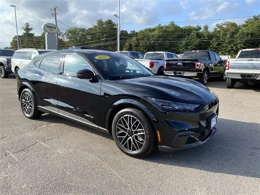 2025 Ford Mustang Mach-E Premium photo 1