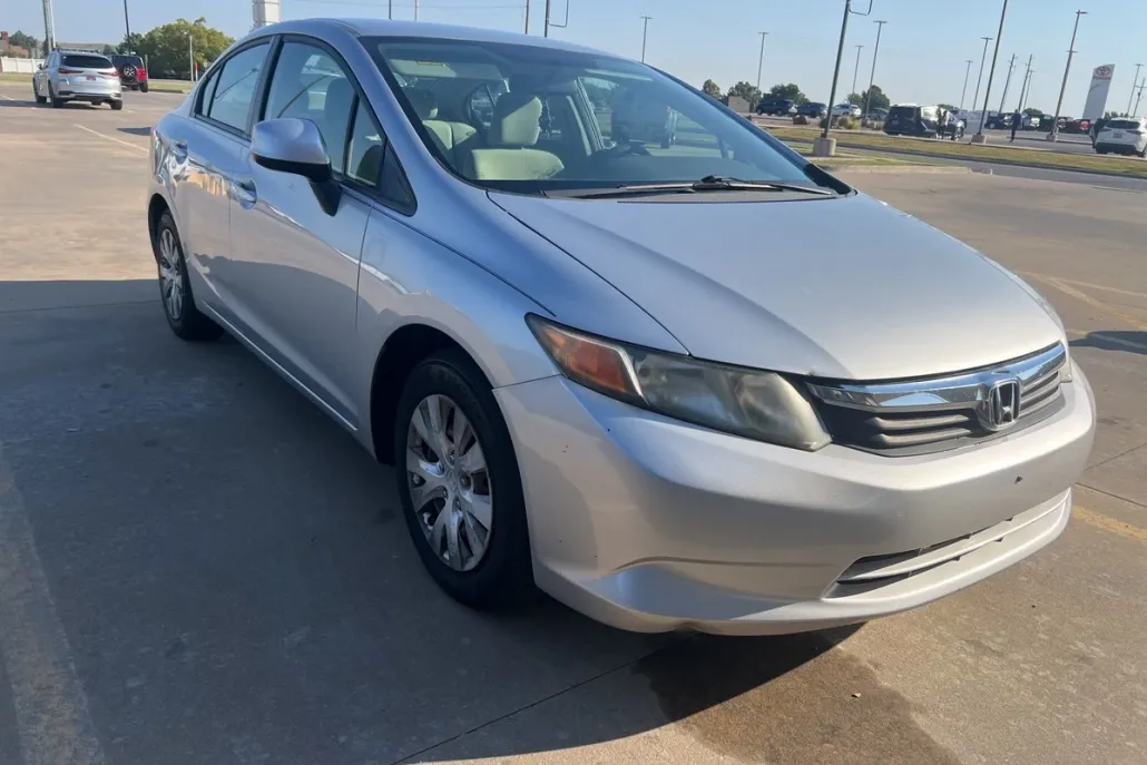 2012 Honda Civic LX photo 1