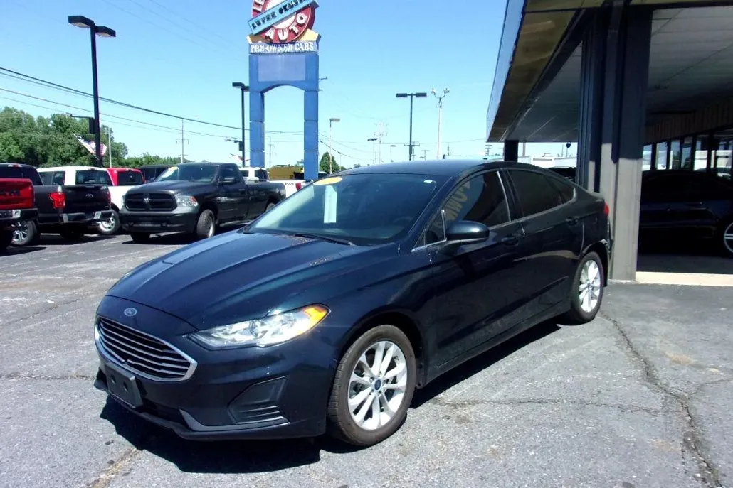 2020 Ford Fusion SE photo 1