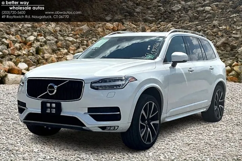 2018 Volvo XC90 T6 Momentum photo 1