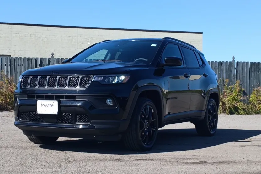 2023 Jeep Compass North Edition Latitude photo 1