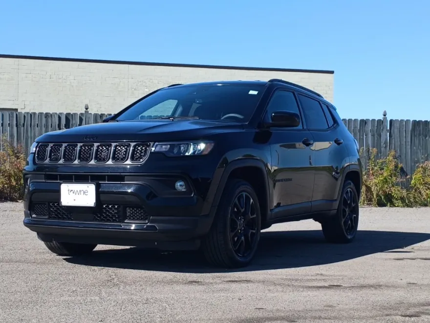 2023 Jeep Compass North Edition Latitude photo 1