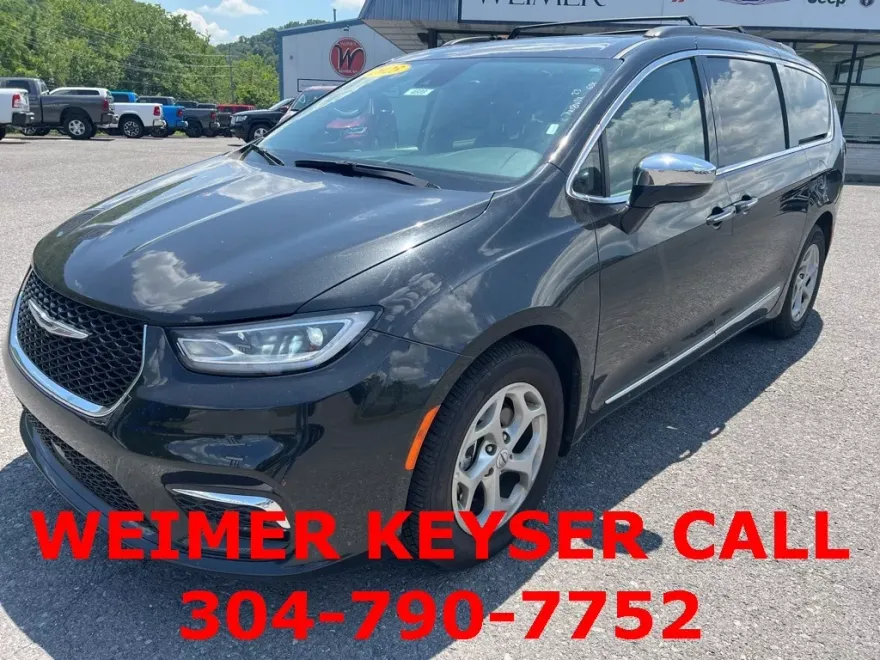 2023 Chrysler Pacifica Limited photo 1