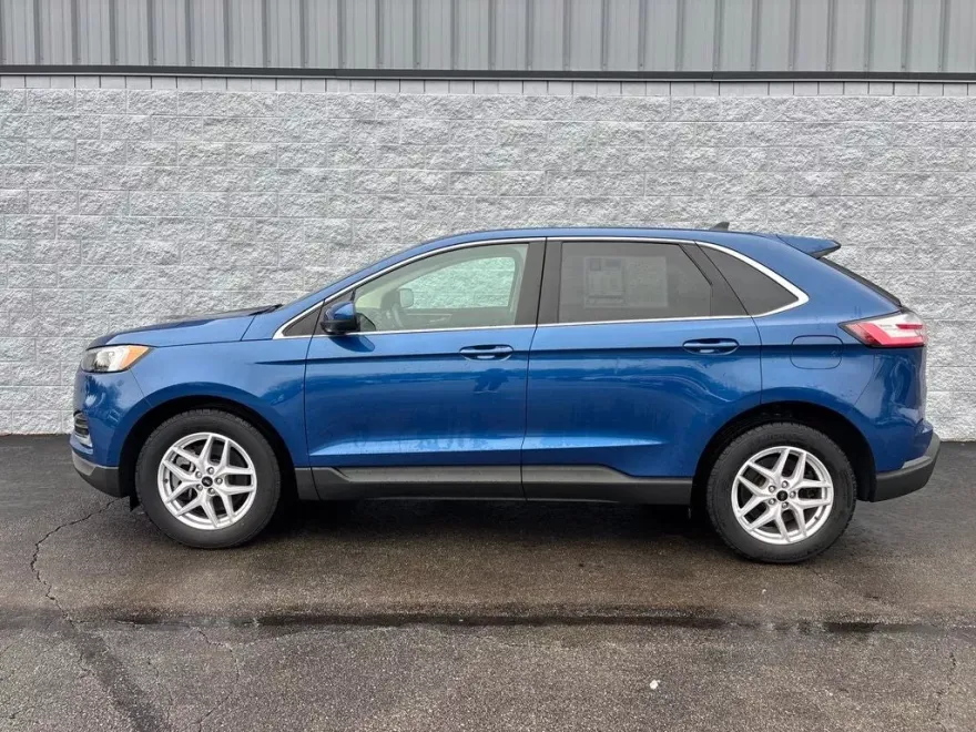 2024 Ford Edge SEL photo 1