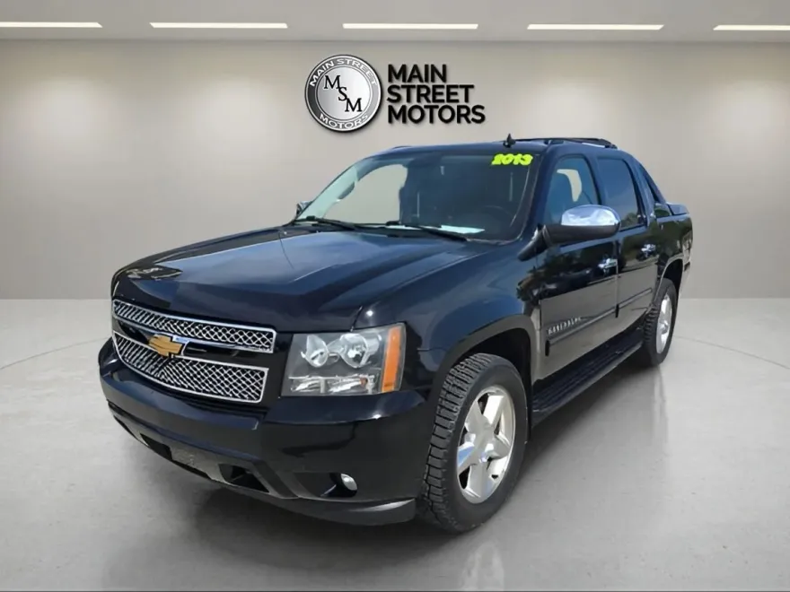 2013 Chevrolet Avalanche LT photo 1