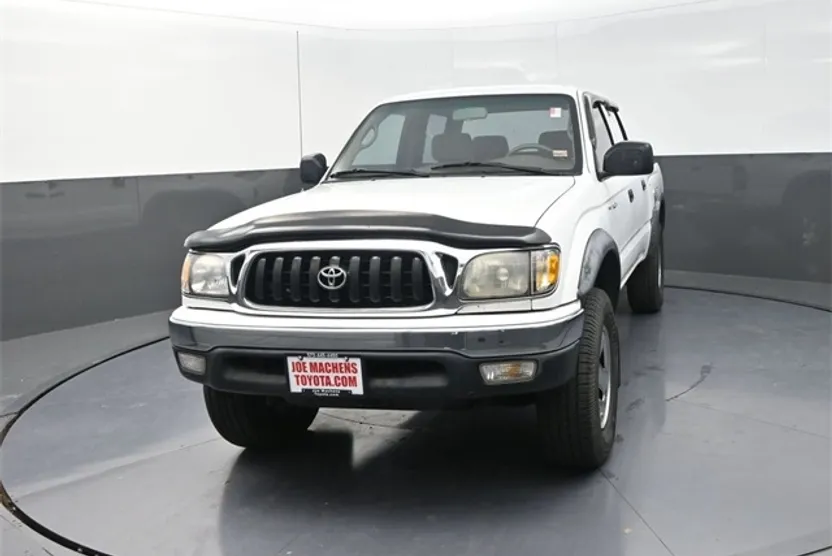 2002 Toyota Tacoma PreRunner V6 photo 1